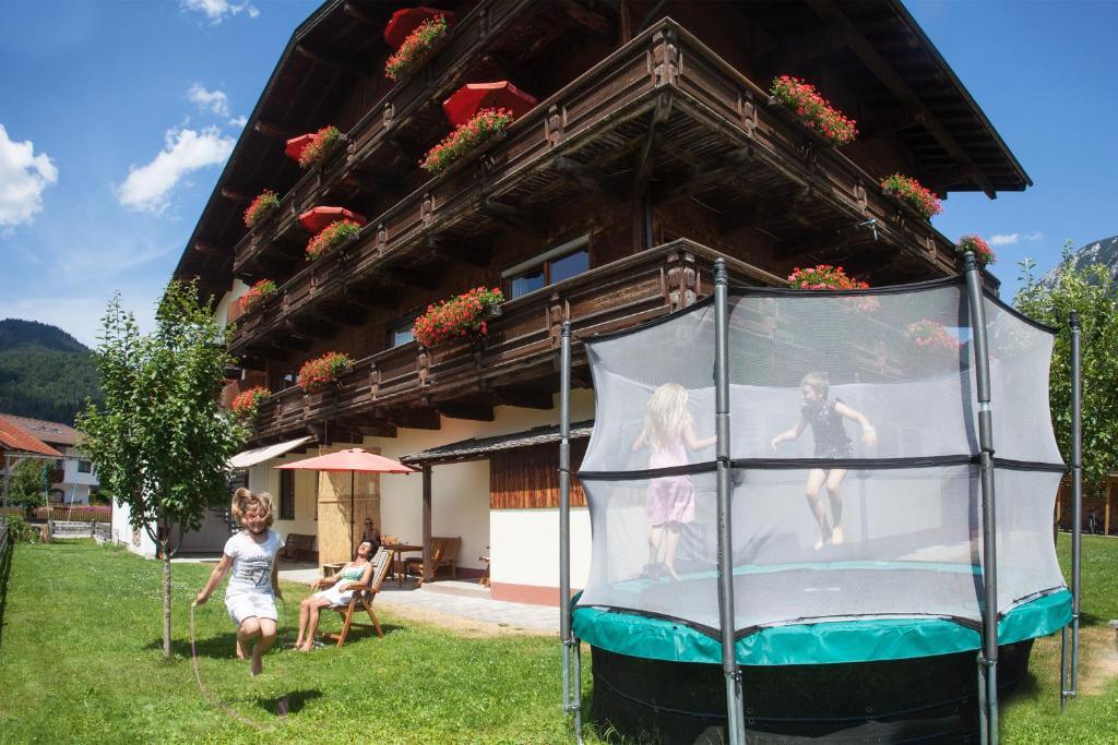 Апартаменти Haus Karoline Ахенкірх Екстер'єр фото